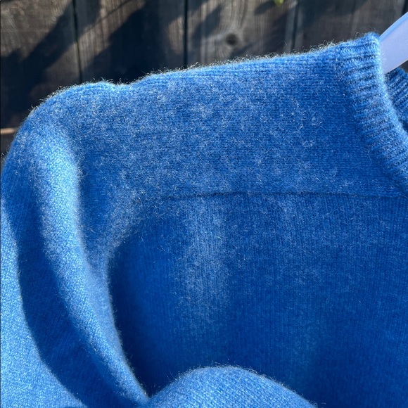 Johnstons of Elgin Vintage Blue Crewneck Sweater - Picture 4 of 6